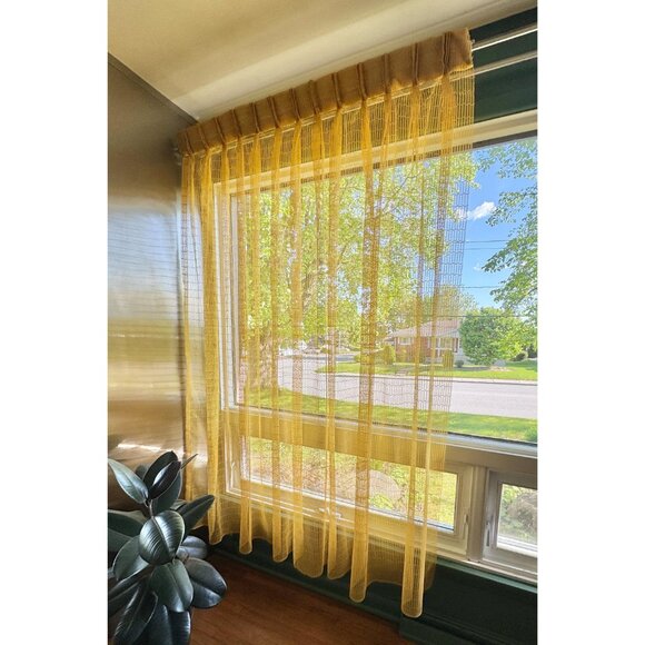 Vintage 70s pleated curtain, golden yellow open weave mesh, single panel - Picture 2 of 10
